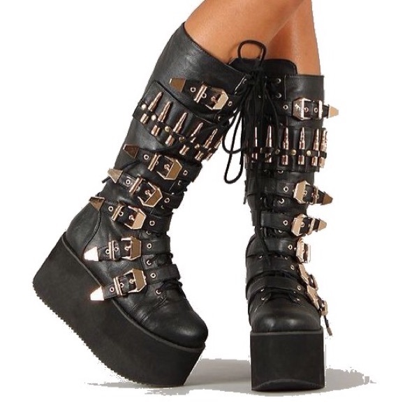 Privileged Shoes - RARE Privileged Bully Bullet Buckle Flatform Boots